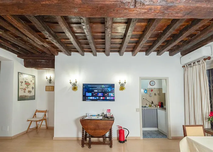 Casa Mirella Near Piazza Navona, Rooftop Views